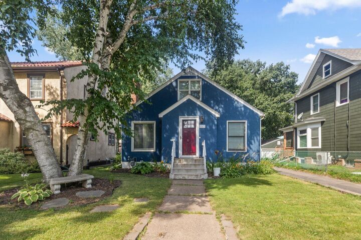 Property Photo:  867 Delaware Avenue  MN 55107 