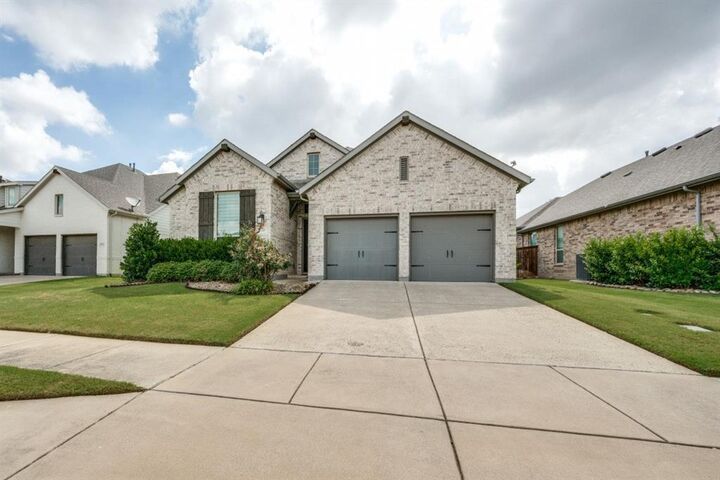 Property Photo:  7409 Winterbloom Way  TX 76123 