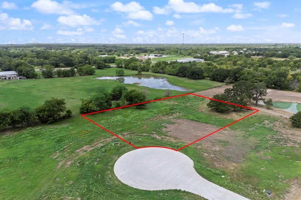 Property Photo:  527 Caro Drive  TX 75474 