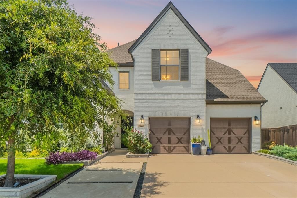 Property Photo: 898 Newcastle Drive TX 75013