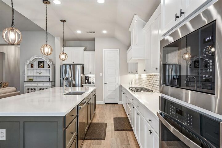 Property Photo: 2618 Seth Drive TX 76065