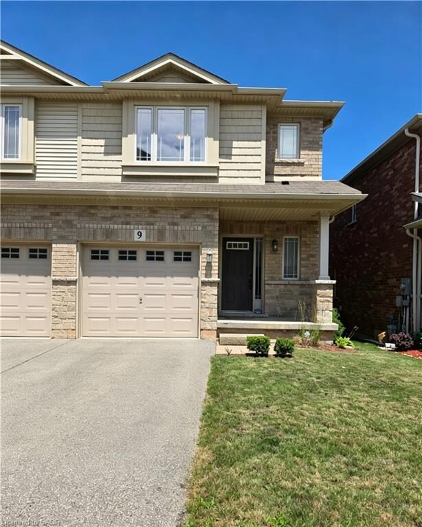 Property Photo: 6 Chestnut Drive 9 ON L3M 0B6