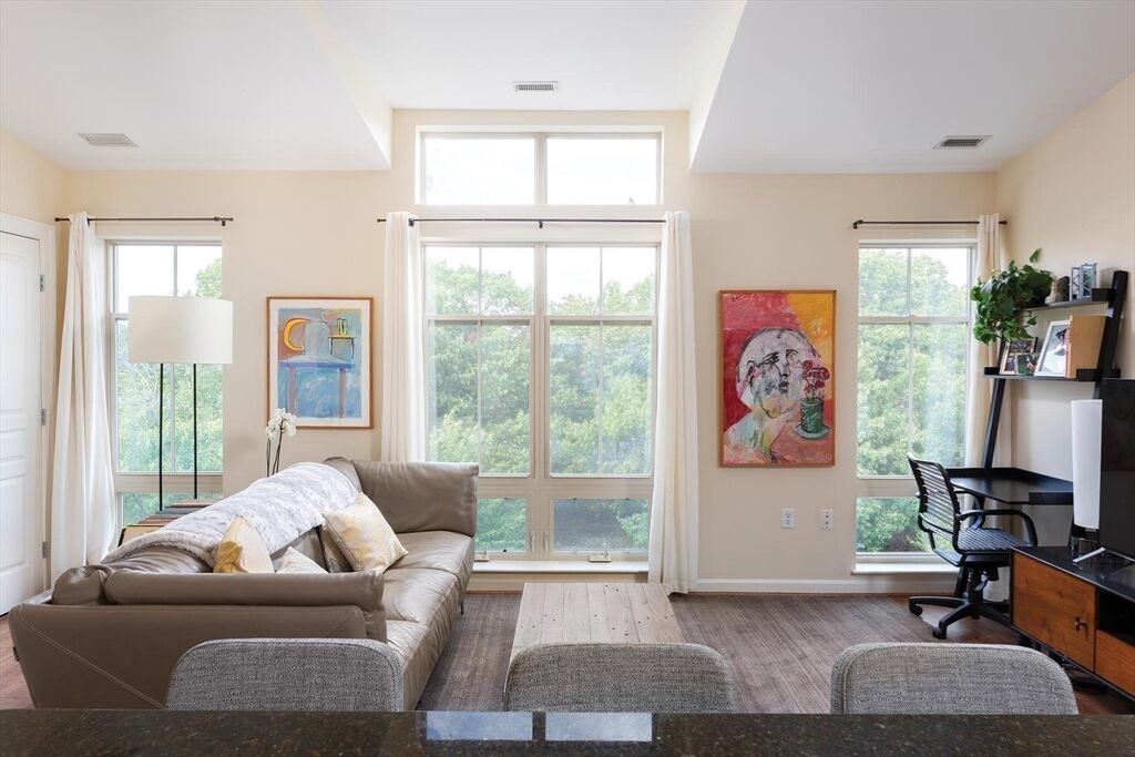 Property Photo:  5 Repton Cir 5405  MA 02472 