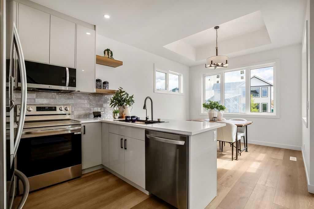Property Photo: 642 Cottageclub Bend AB T4C 1B1