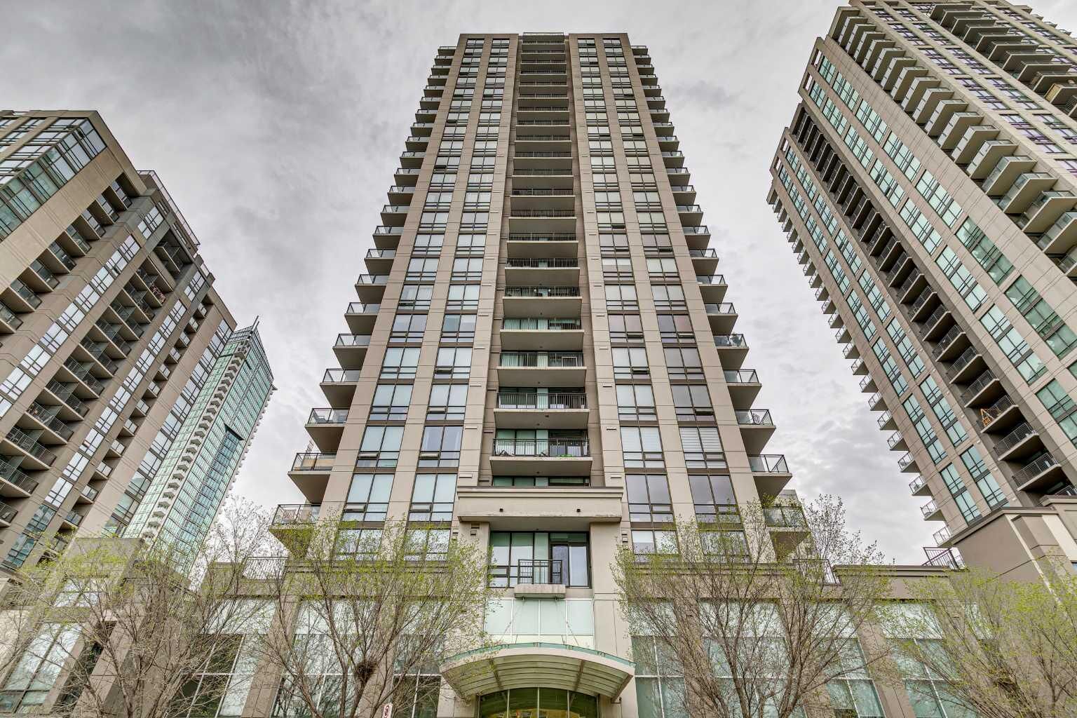 Property Photo: 1118 12 Avenue SW 806 AB T2R 0P4