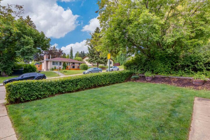 Property Photo: 8 Hazelwood Crescent SW AB T2M 2B2