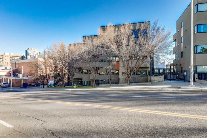 Property Photo: 1818 14 Street SW 206 AB T2T 3S9
