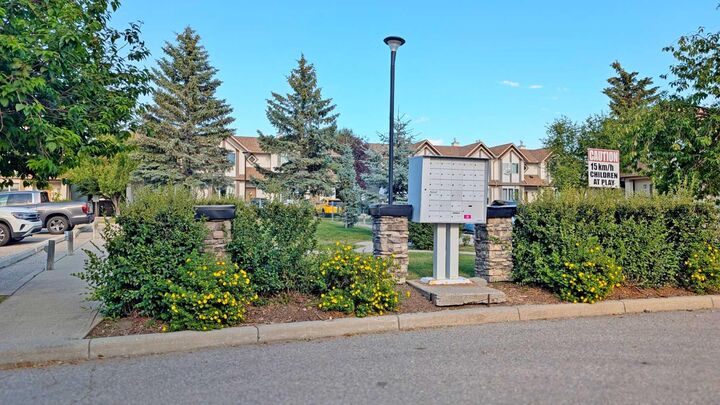 Property Photo: 12 Shawbrooke Court SW AB T2Y 3G2