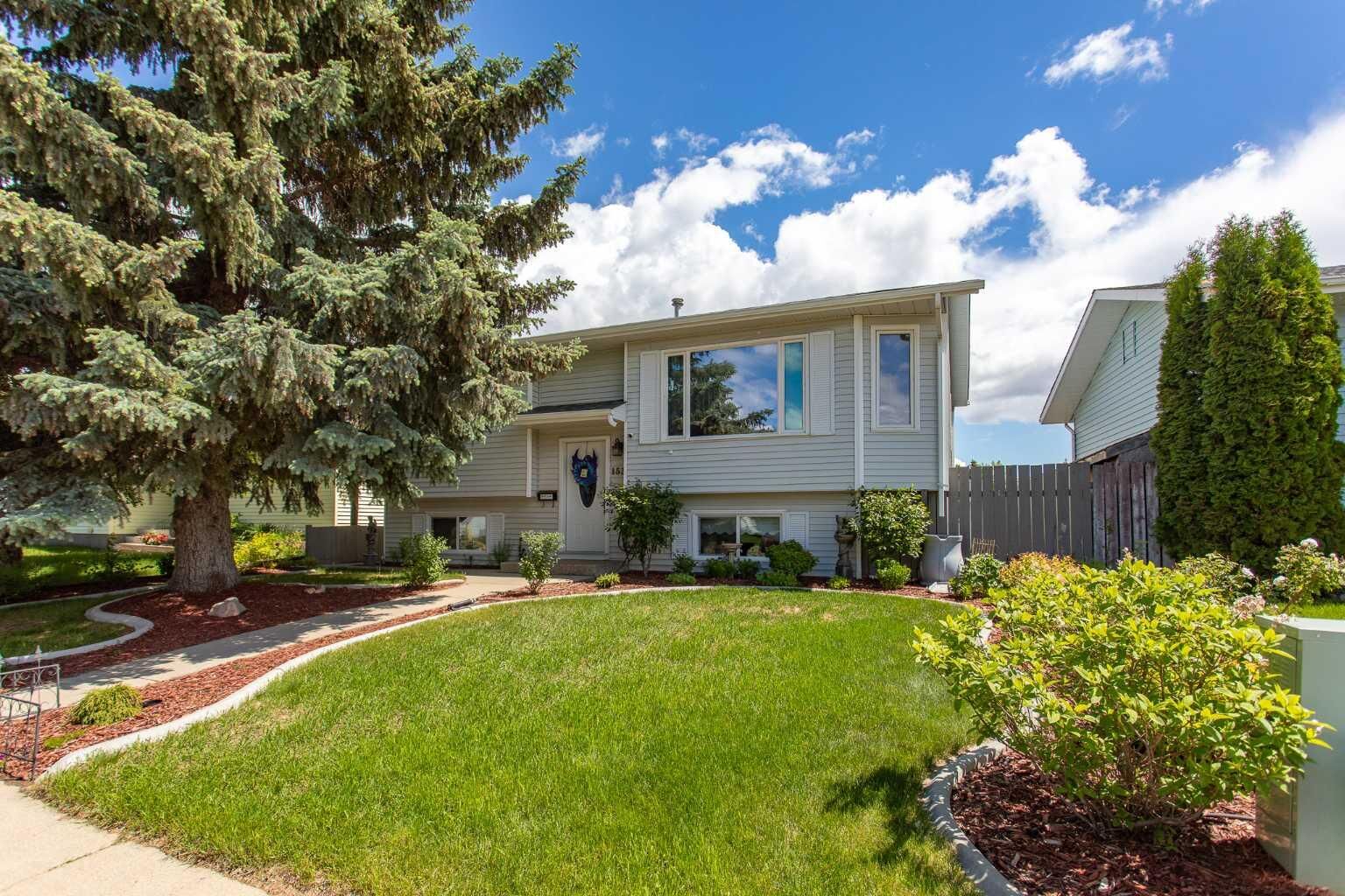 Property Photo: 153 Westview Crescent AB T0M 0J0