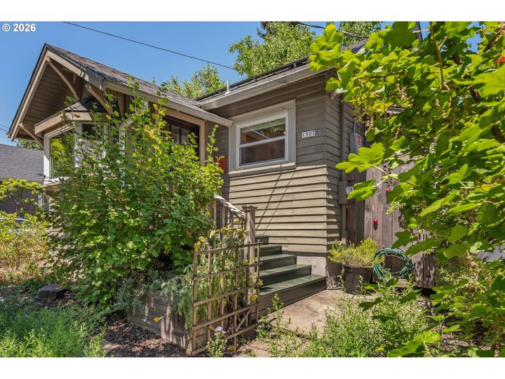 Property Photo: 1507 N Watts St OR 97217