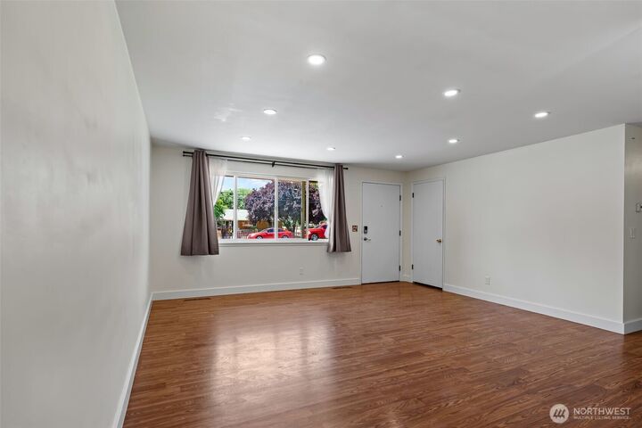 Property Photo: 1306 N Water Street WA 98926