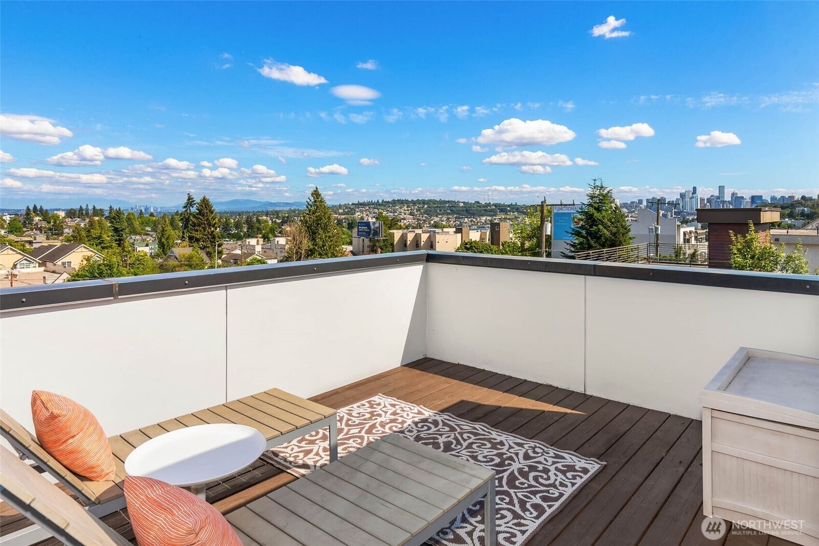 Property Photo:  4112  Linden Avenue N A  WA 98103 