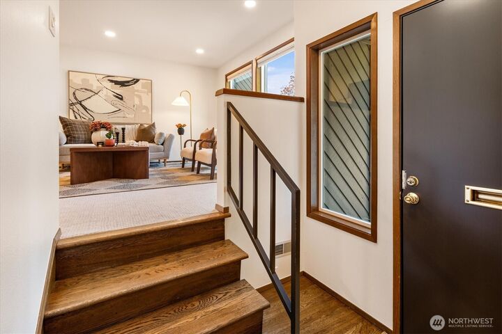 Property Photo:  321 NW 45th Street 3  WA 98107 