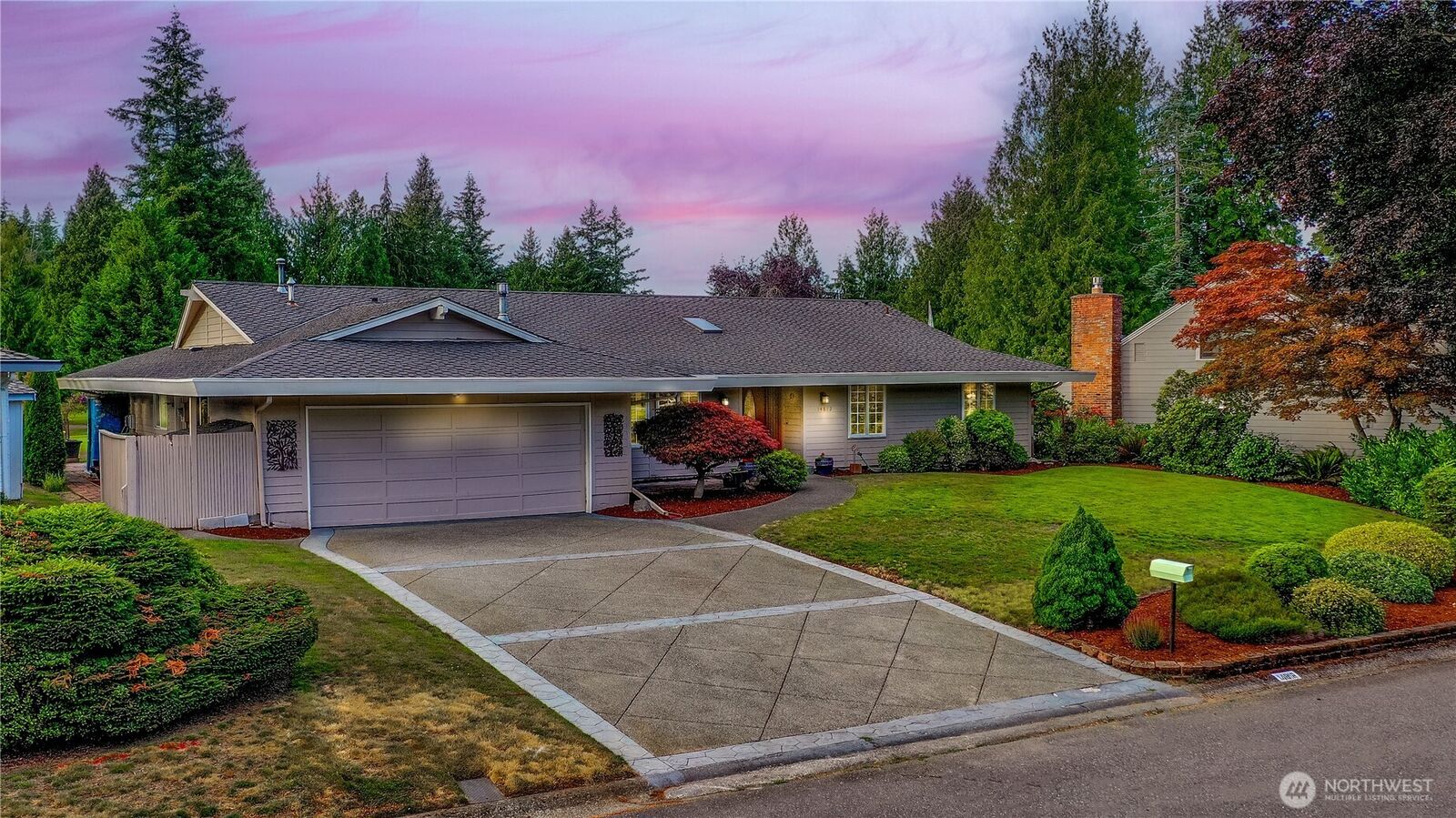 Property Photo: 14812 SE 170th Street WA 98058