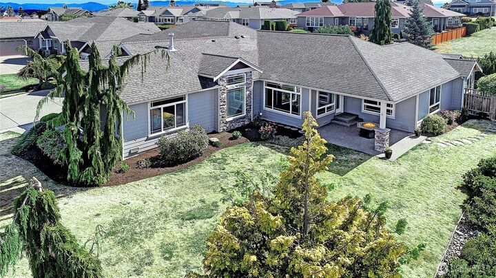 Property Photo: 1030 Kingswood Drive WA 98282