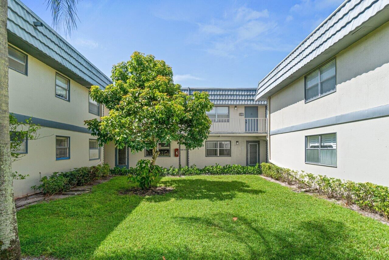 Property Photo: 690 Brittany O FL 33446