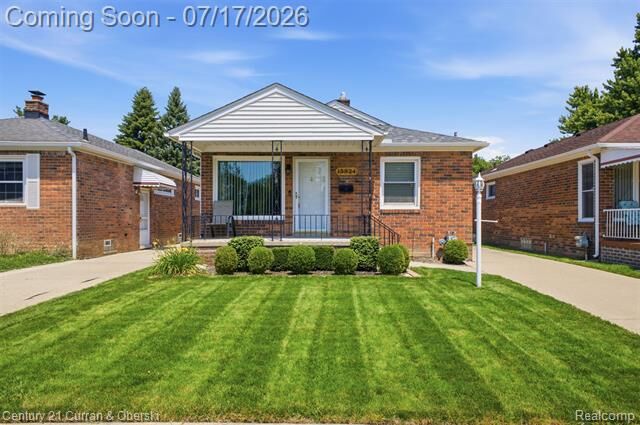 Property Photo: 15924 Hanover Avenue MI 48101
