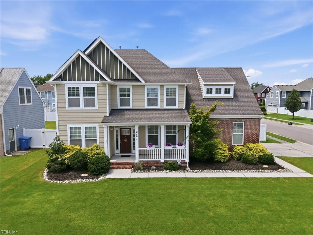 Property Photo:  2101 Beeblossom Ln  VA 23323 