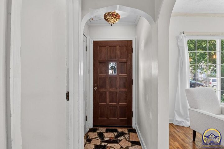 Property Photo: 3115 SW 11th St KS 66604