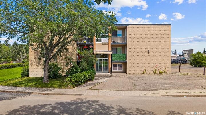Property Photo:  2620 5th Avenue N 21  SK S4R 5E5 