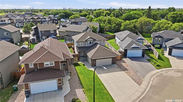 Property Photo:  668 Lehrer Crescent  SK S7R 0L2 