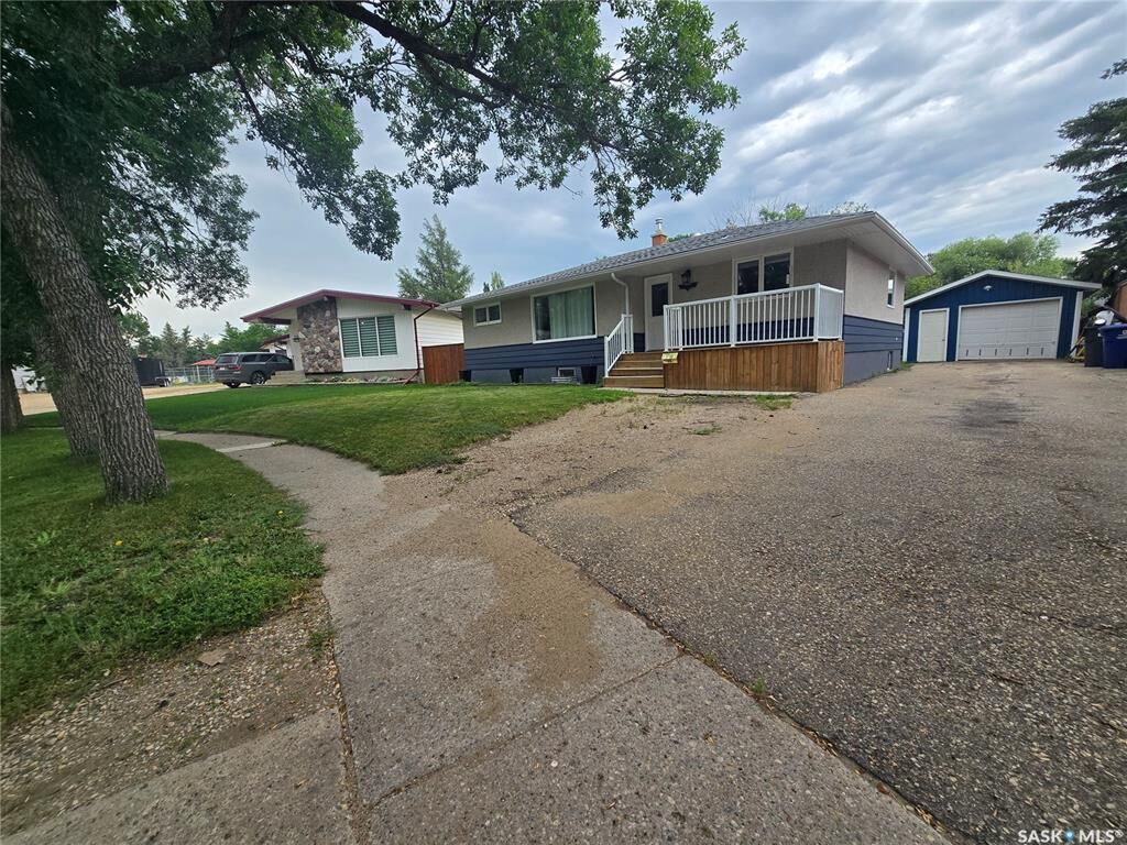 Property Photo: 98 13th Street SK S4H 1L1