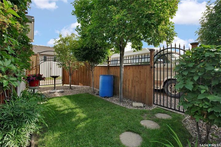 Property Photo:  412 Lyle Crescent  SK S0K 4S1 