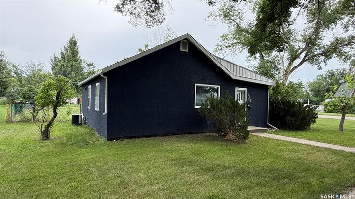 Property Photo: 320 Aspen Street SK S0N 1N0
