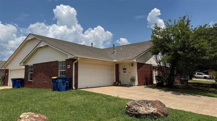 Property Photo: 4807-4809 N Britton Drive OK 74075