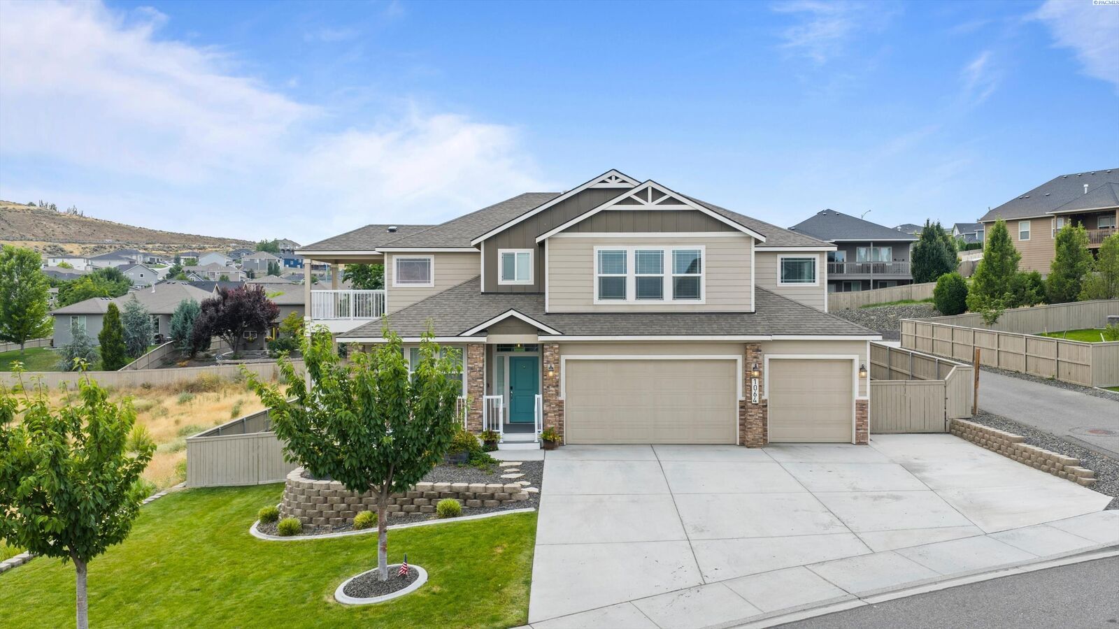Property Photo:  1064 Samish Dr  WA 99352 