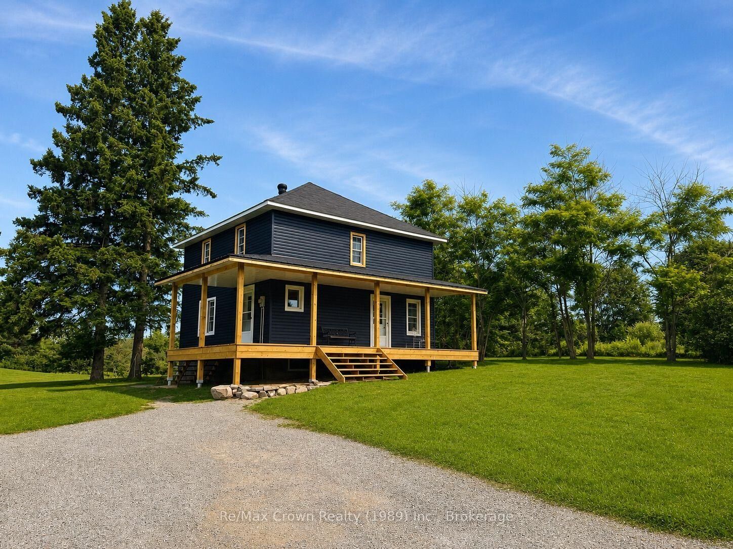 Property Photo: 71 Hawthorne Drive ON P0H 2R0
