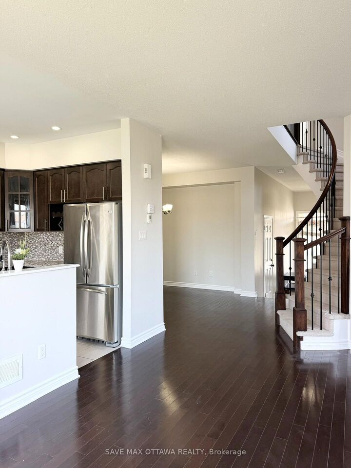Property Photo:  100 Popplewell Crescent S  ON K2J 5R3 