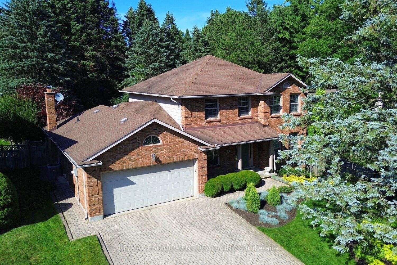 Property Photo:  275 Woodland Drive  ON L9G 3Z9 
