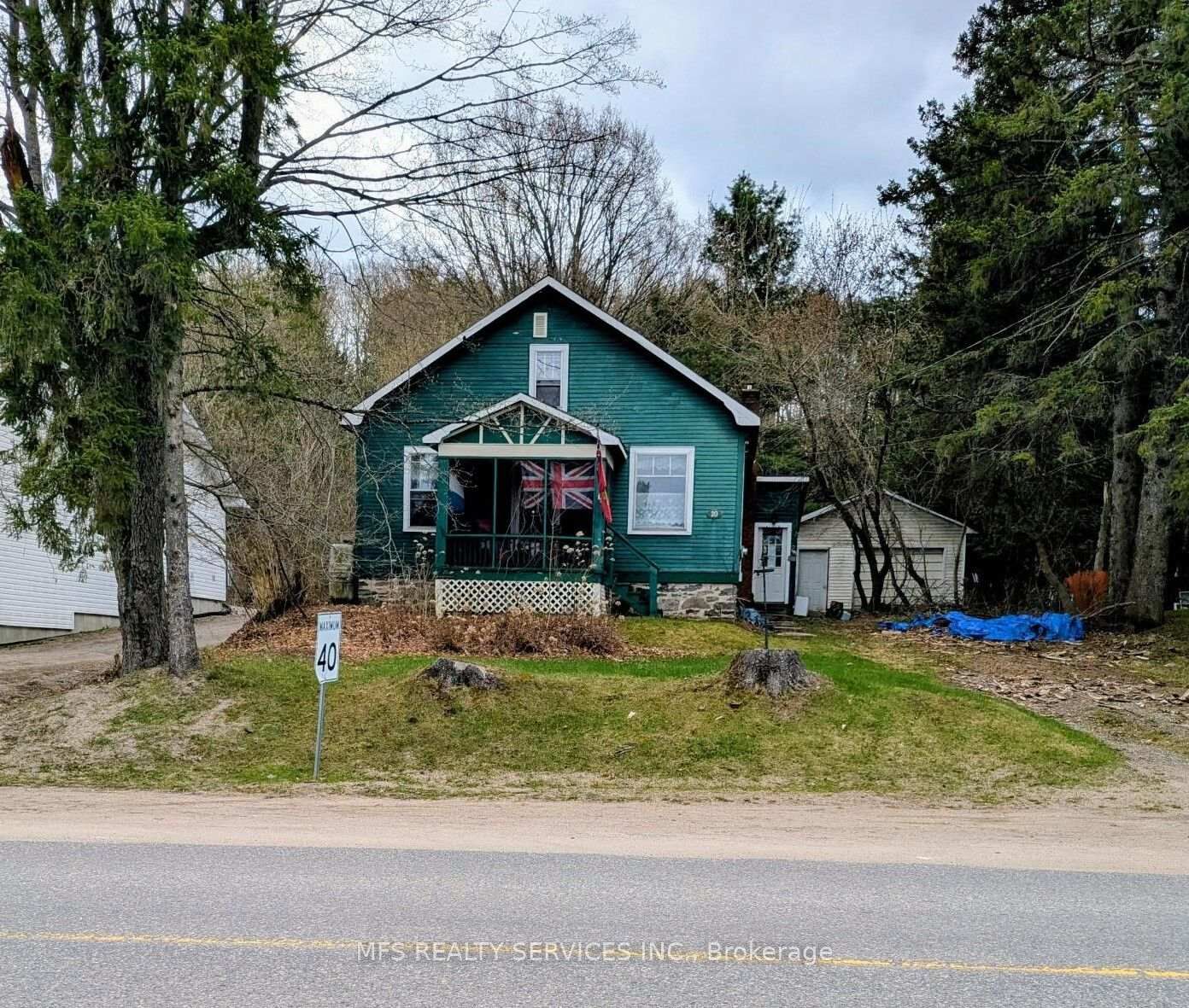 Property Photo: 20 Newcastle Street ON K0M 2K0