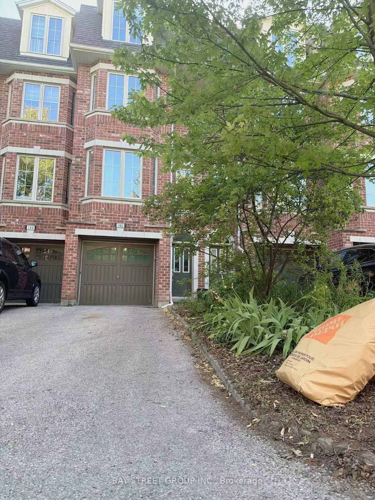 Property Photo:  142 Hall Street  ON L4C 4N8 