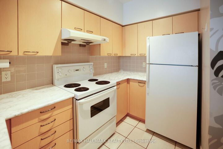 Property Photo: 62 Suncrest Boulevard 112 ON L3T 7Y6