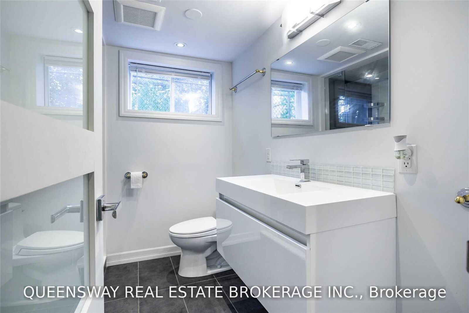 Property Photo:  1222 Kipling Avenue  ON M9B 3N1 