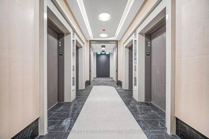Property Photo: 858 Dupont Street Ph03 ON M6G 0C1