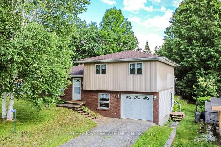 Property Photo:  215 Fraser Street  ON P1P 1C9 