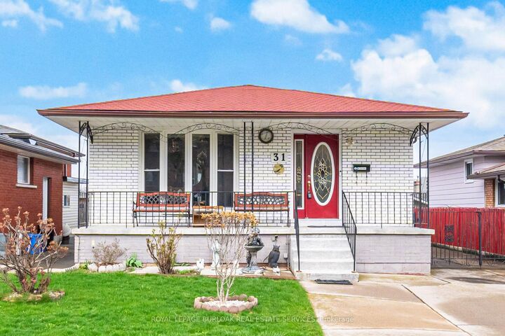 Property Photo: 31 Summercrest Drive ON L8K 6G5
