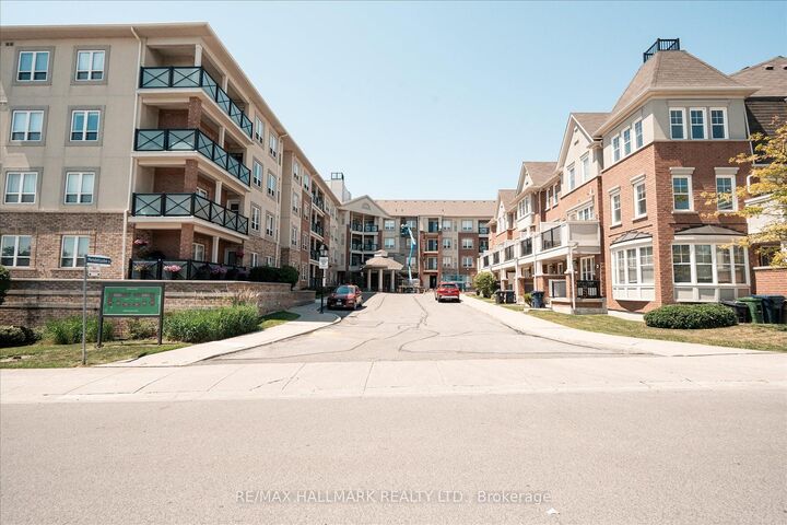 Property Photo: 10 Mendelssohn Street 117 ON M1L 0G7