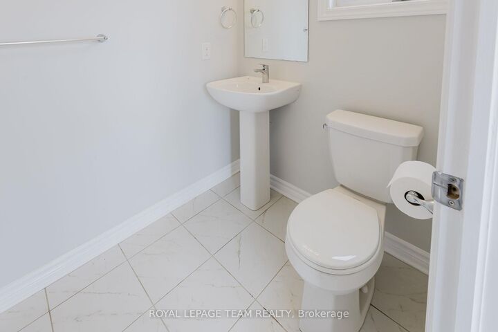 Property Photo: 56 Chemin De Jargeau Road ON K1W 0S7