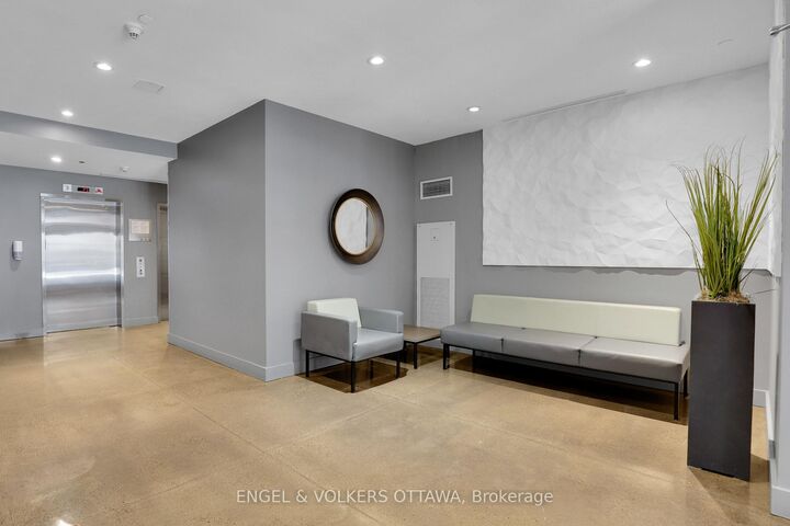 Property Photo: 383 Cumberland Street 406 ON K1N 1J7