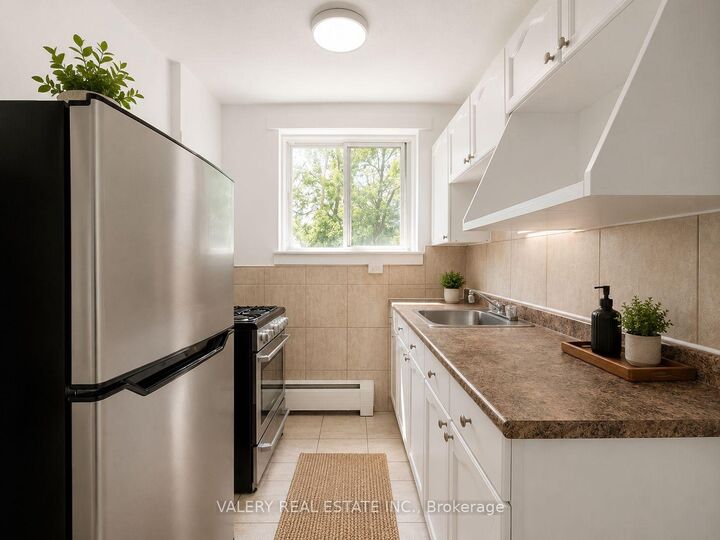 Property Photo: 852 Trafalgar Street 8 ON N5Z 1E7