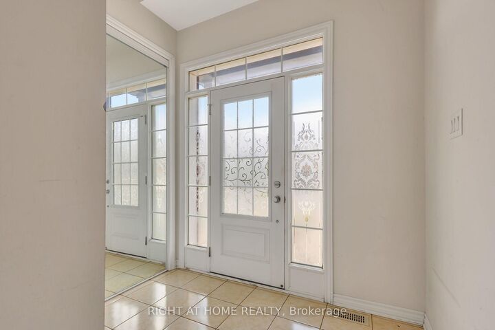 Property Photo: 209 Rivertree Street ON K2M 0J4