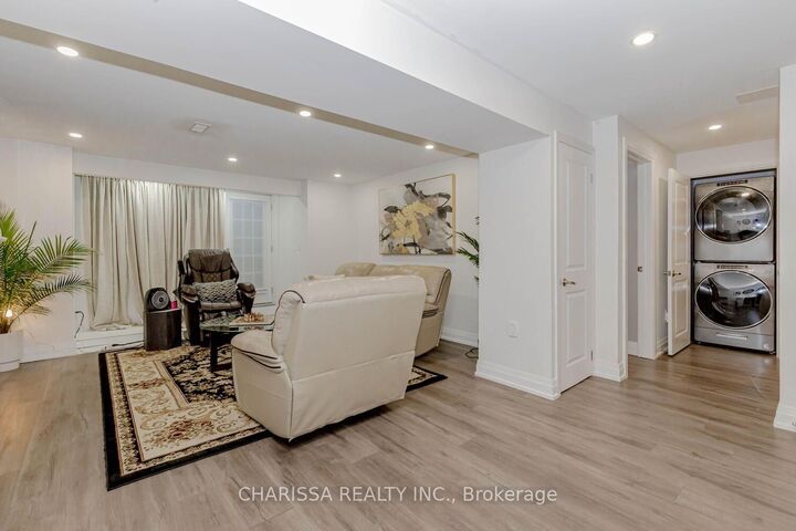 Property Photo: 3321 Mintwood Circle ON L6H 7C3