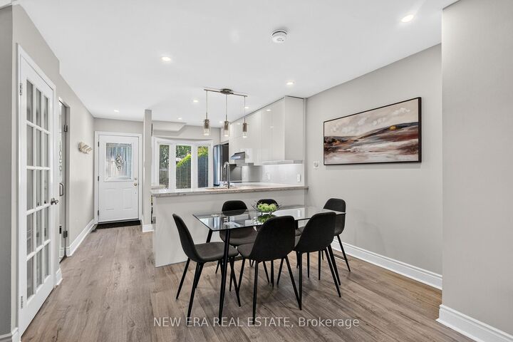 Property Photo:  5020 Delaware Drive 51  ON L4Z 3C3 