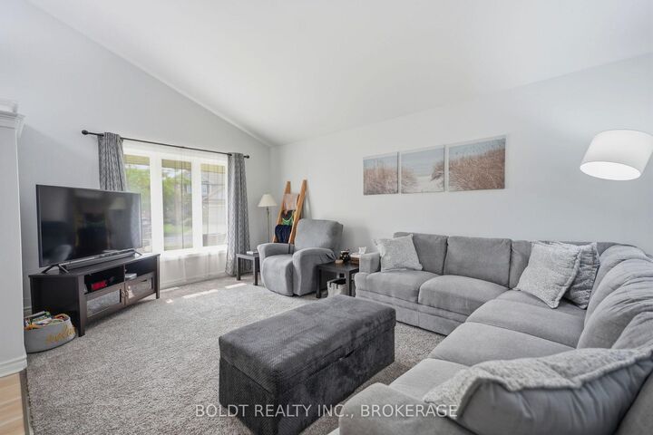 Property Photo:  22 Graves Crescent  ON L2S 3Z6 