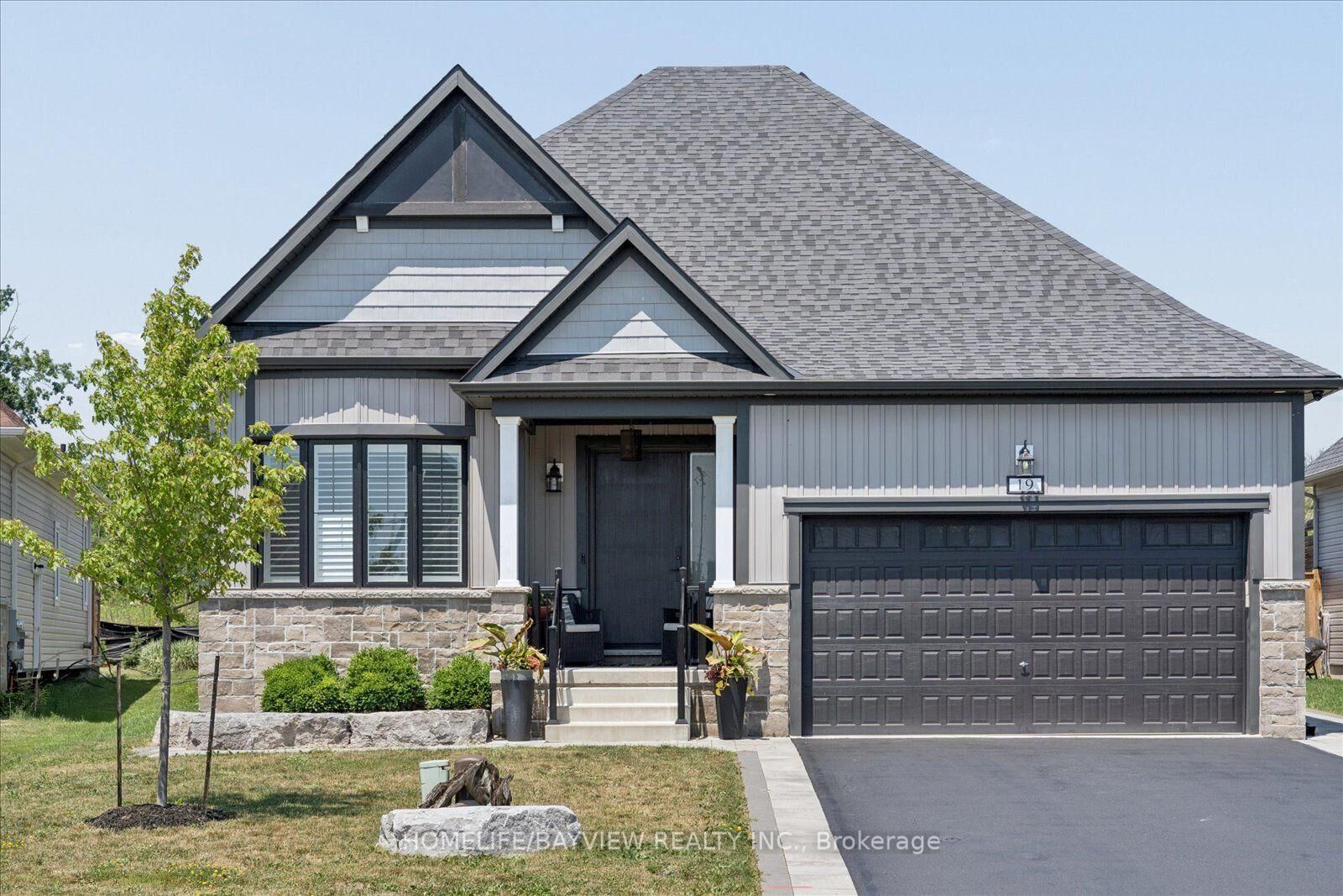 Property Photo: 19 Sedona Court ON K0M 1A0