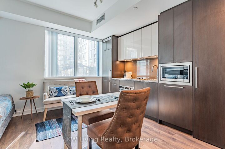 Property Photo: 115 Blue Jays Way 819 ON M5V 0N4